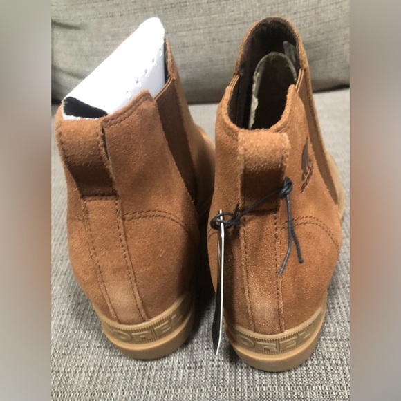 NIB New SOREL EVIE II Chelsea Boots  Size 12 - Picture 2 of 7